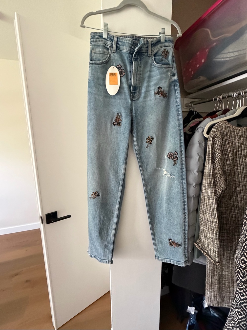 Embroidered Light Blue Straight-Leg Women’s Jeans